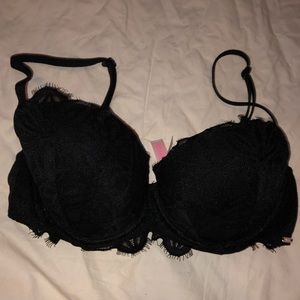 Black push-up bra